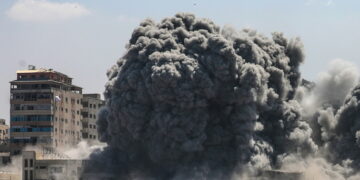 Levensgevaar in Gaza: overleven onder Israëlische bombardementen