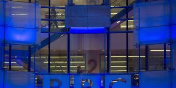 Brand verwoest voormalig BBC-hoofdkantoor in West-Londen