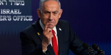 Netanyahu dreigt met nieuwe aanvallen op Hamas-leiders waar ze zich ook bevinden.