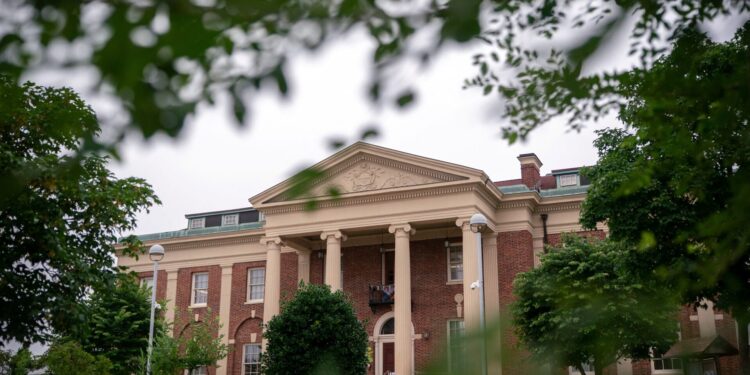 Hooggerechtshof geeft Trump groen licht voor bevriezen van $4 miljard aan buitenlandse hulp