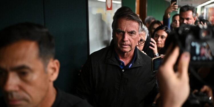 Bolsonaro blijft sterk, ondanks dreiging van vergelding door de VS