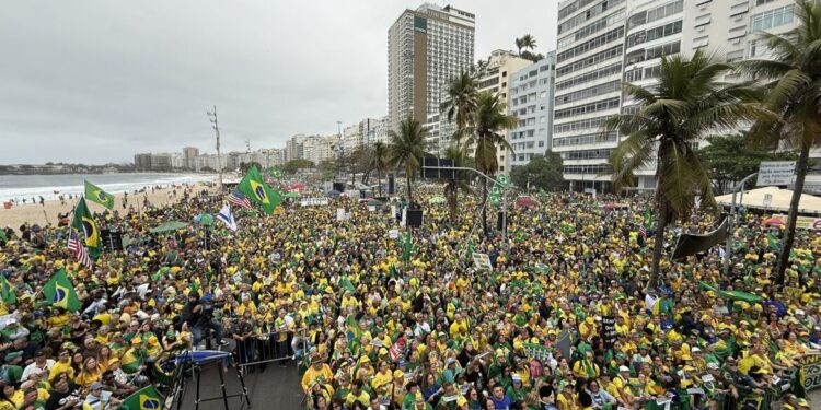 Massale steun voor Bolsonaro in Brazilië – Hooggerechtshof overweegt oordeel