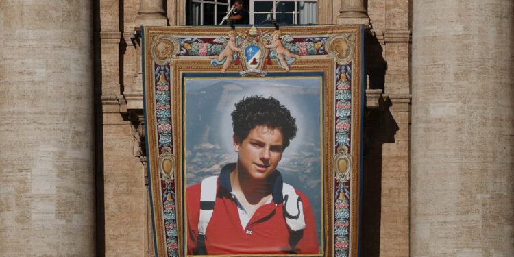 De eerste Millenial Saint: Carlo Luister, de “influencer van God”