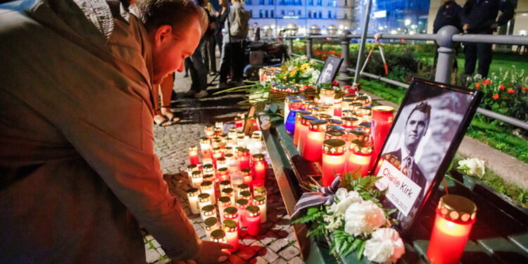 Trump zal aanwezig zijn bij herdenking voor Charlie Kerk in Arizona