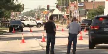 IJspolitieagent schiet man dood tijdens achtervolging in buitenwijk Chicago