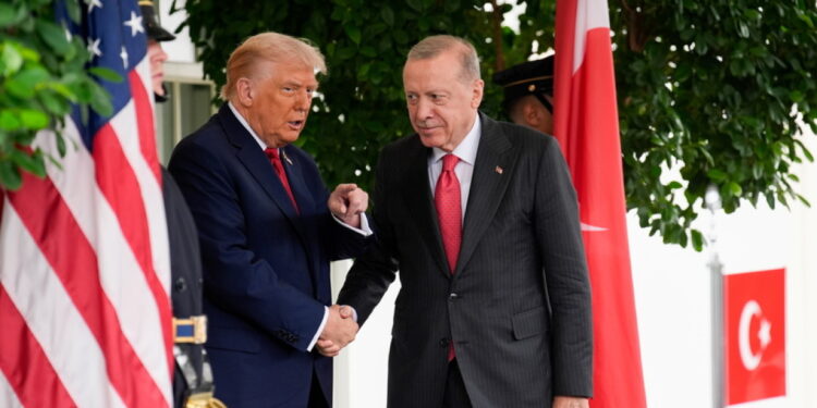 Trump’s F-35 deal met Erdogan en Russische oliehandel: een gevaarlijke bazaar