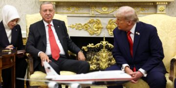 Erdogan belooft inzet voor heropening Halki, overleg met Bartholomew.