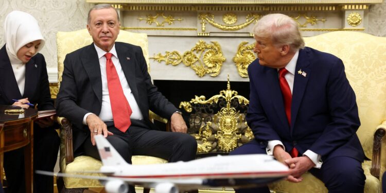 Erdogan belooft inzet voor heropening Halki, overleg met Bartholomew.