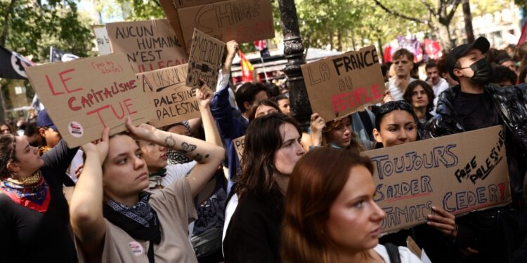 Massale protesten in Frankrijk: 800.000 demonstranten op straat