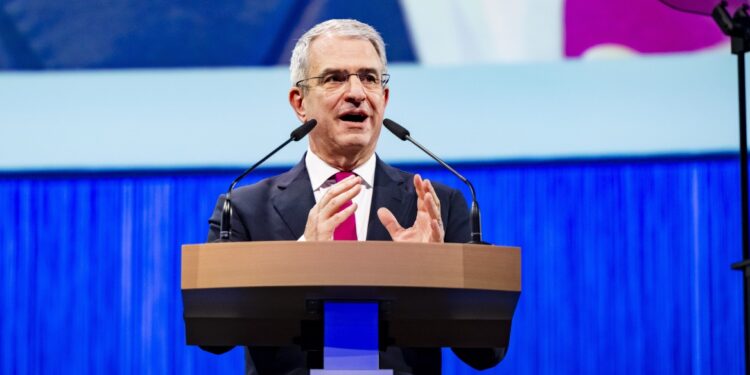 Nestle CEO ontslagen na minnares betrapt hem met ondergeschikte in hotel