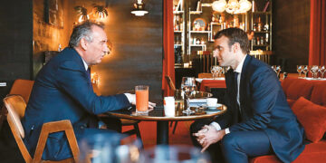 Spanning in Frankrijk: Bayrou-wantrouwenstemming beslist over lot van natie
