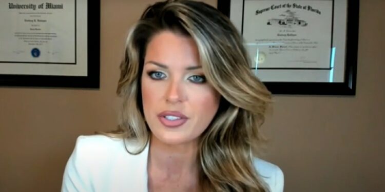 Voormalige schoonheidswedstrijd deelnemer gekozen voor toprol in vervolgingsspel van Trump