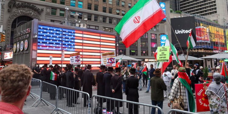 Winkelen in New York: Iraanse diplomaten op zoek naar luxe