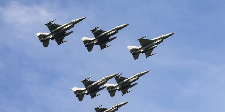 Polen sluit deel luchtruim vanwege militaire activiteit.