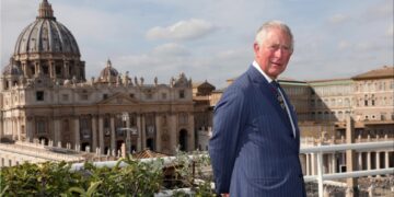Koning Charles bezoekt Vaticaan in oktober
