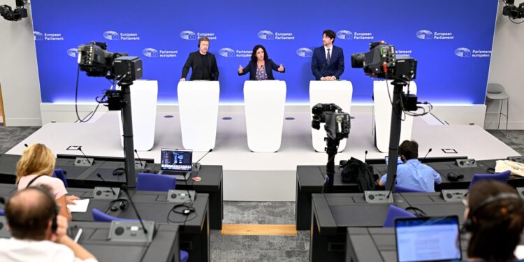 Voorstellen tegen Ursula von der Leyen ingediend door links en patriotten