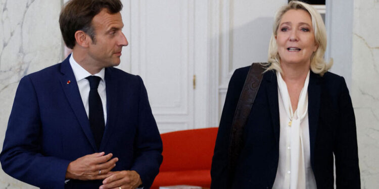 Lepen vecht grondwetswijziging aan voor verkiezingsdeelname