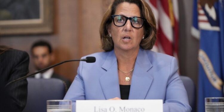 Trump verzoekt Microsoft om ontslag vice-minister Justitie Biden-regering