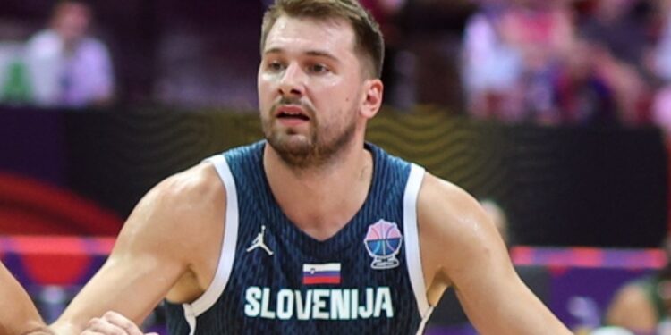 Vertraging in het spel: de reden achter de afwezigheid van Doncic