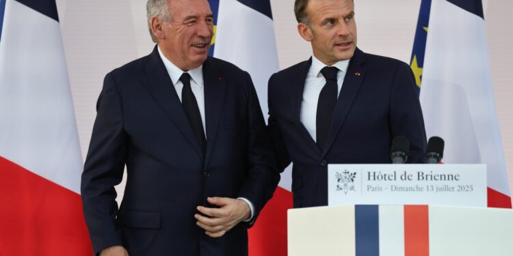 Macron plant vervanging van Bairo in Frankrijk