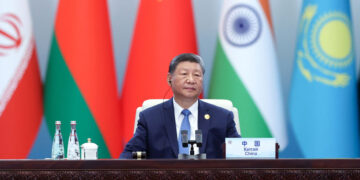 China’s machtsdemonstratie: leiders aan de zijde van de VS.