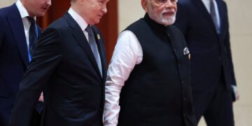 Poetin en Monty in China: Standpunten uitwisselen in auto van president