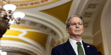 Oproep tot volledige Fed Review en bankentoezicht door andere instanties