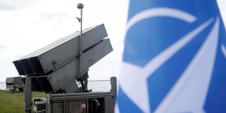 Vertrouwen op artikel 4 van de NAVO