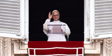 Feestelijke viering van 70e verjaardag paus Leo met ontroerende kinderboodschappen