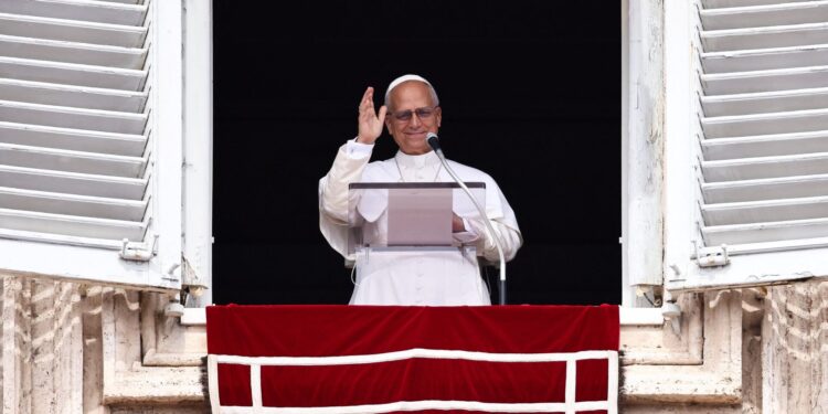 Feestelijke viering van 70e verjaardag paus Leo met ontroerende kinderboodschappen