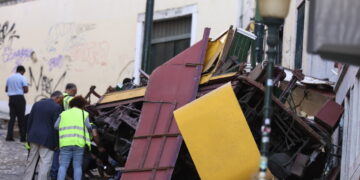Vertraagd op het werk: vriendin gedood door kabelbaan in Lissabon