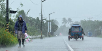 Hong Kong in afwachting van overbodige ragassa: scholen en bedrijven sluiten