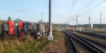 Chauffeur overleden na ontsporing van twee treinen in Rusland