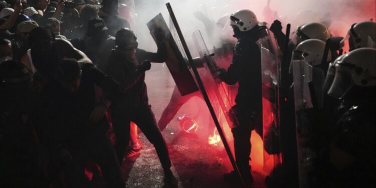 Opstand tegen de Servische regering: nieuwe demonstraties en confrontaties