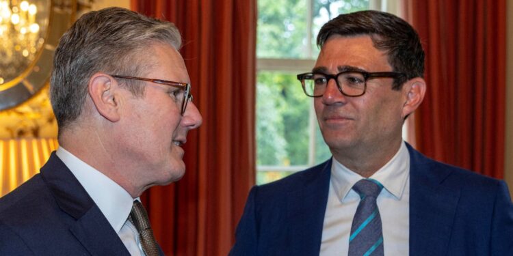 Andy Burnham wil Starmer vervangen volgens Labour-parlementsleden.