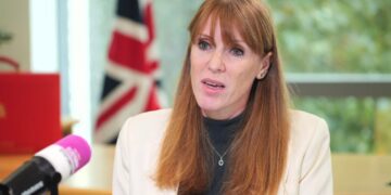 Angela Rayner bekent te weinig belasting te hebben betaald op aankoop flat