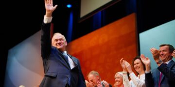 Ed Davey waarschuwt voor Farage’s plannen om van Groot-Brittannië ‘Trump’s Amerika’ te maken