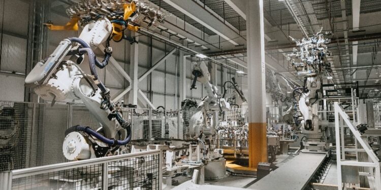 Jaguar Land Rover productiestop verlengd tot 1 oktober na cyberaanval.