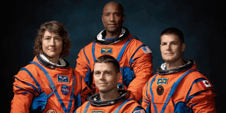 NASA wil tweede ruimtewedloop winnen met maanlancering in februari.