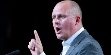 Labour faalt in het leveren van gewenste verandering, zegt TUC leider.