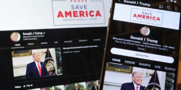 YouTube schikt rechtszaak met Trump over account schorsing
