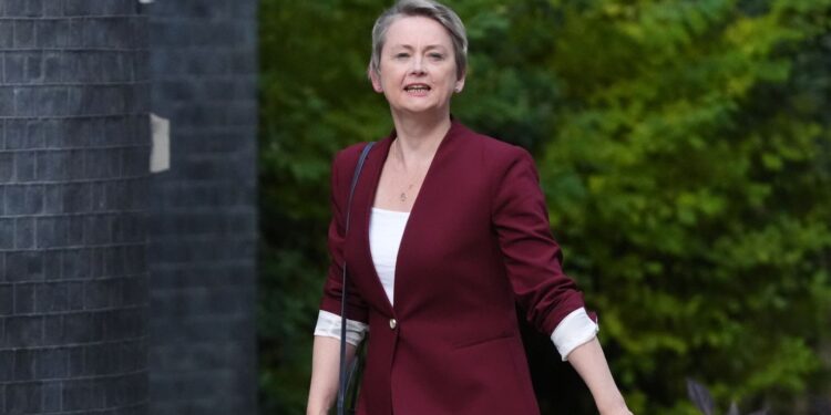 De uitdagingen van Rookie diplomaat Yvette Cooper als minister van Buitenlandse Zaken