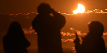 Gedeeltelijke zonverduistering boven Nieuw-Zeeland, Australië en Oceanië