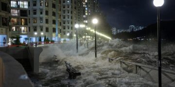 Massale evacuaties voor krachtige storm in Zuid-China