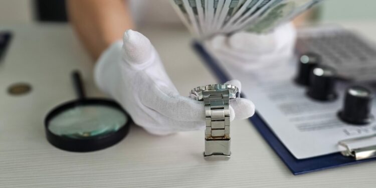 Val van bekende gevangen door Aade’s pincet: klok en vagina onthuld