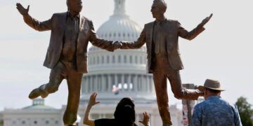 Standbeeld Trump-Ipstain verplaatst van Witte Huis naar buitenlocatie