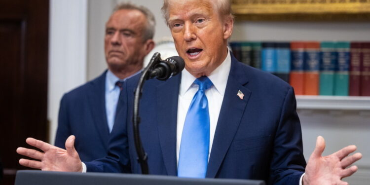 Trump waarschuwt zwangere vrouwen: paracetamol verhoogt risico op autisme