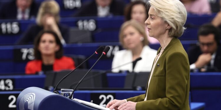 Voorstel van wantrouwen tegen Ursula von der Leyen door 72 radicale linkse MEPs