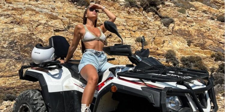 28-jarige Zwitserse wil eerste vrouwelijke president van de Formule 1 worden: Verdedigt sexy foto’s tegen beschuldigingen van volgers.