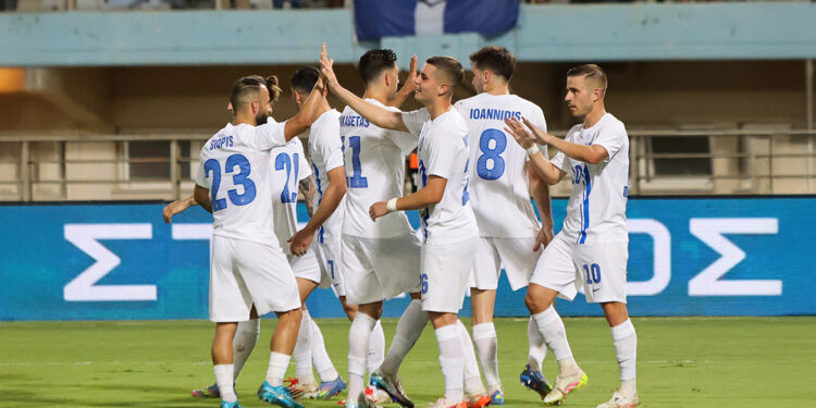 Griekenland streeft naar gelijkspel tegen Denemarken in Karaiskakis voor WK 2026.